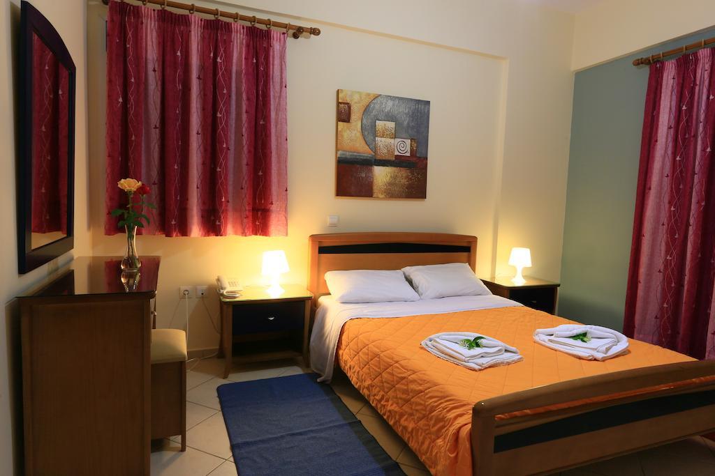 Mesogeios Hotel Marathopoli Oda fotoğraf