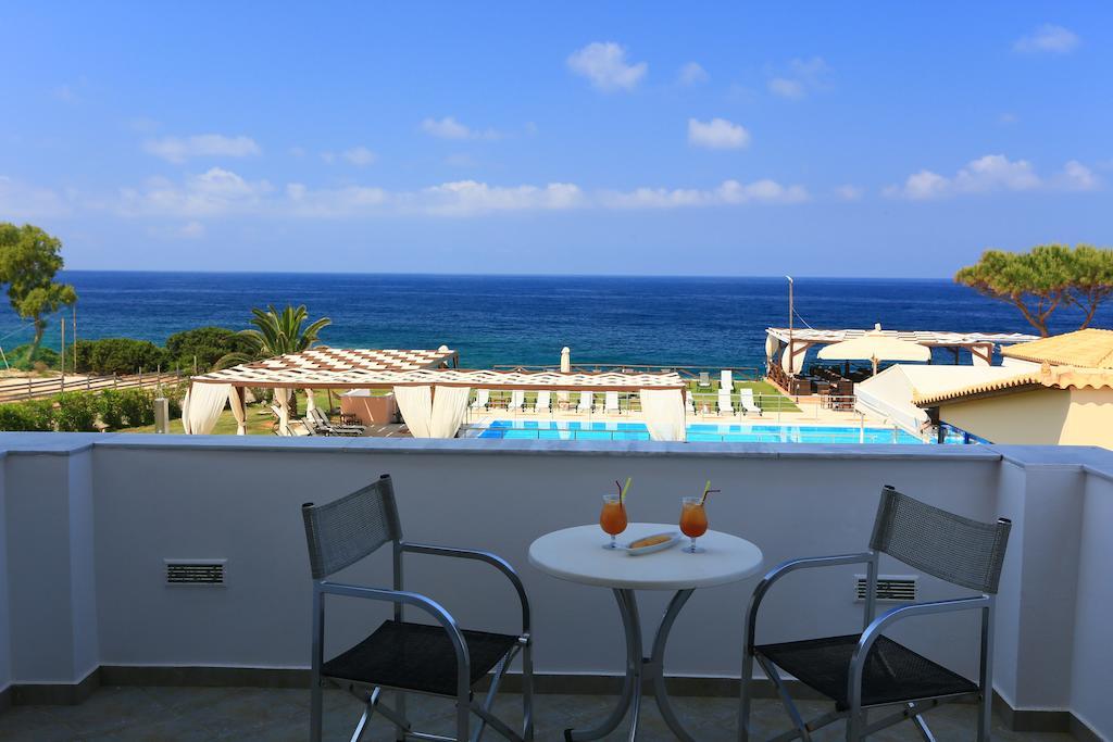 Mesogeios Hotel Marathopoli Oda fotoğraf